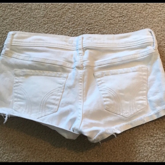 Hollister Shorts - Picture 2 of 3